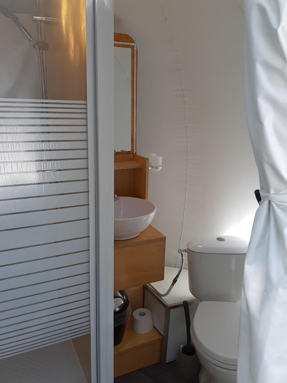 Maisons Bulles Deluxe Hotell Bouillante Exteriör bild
